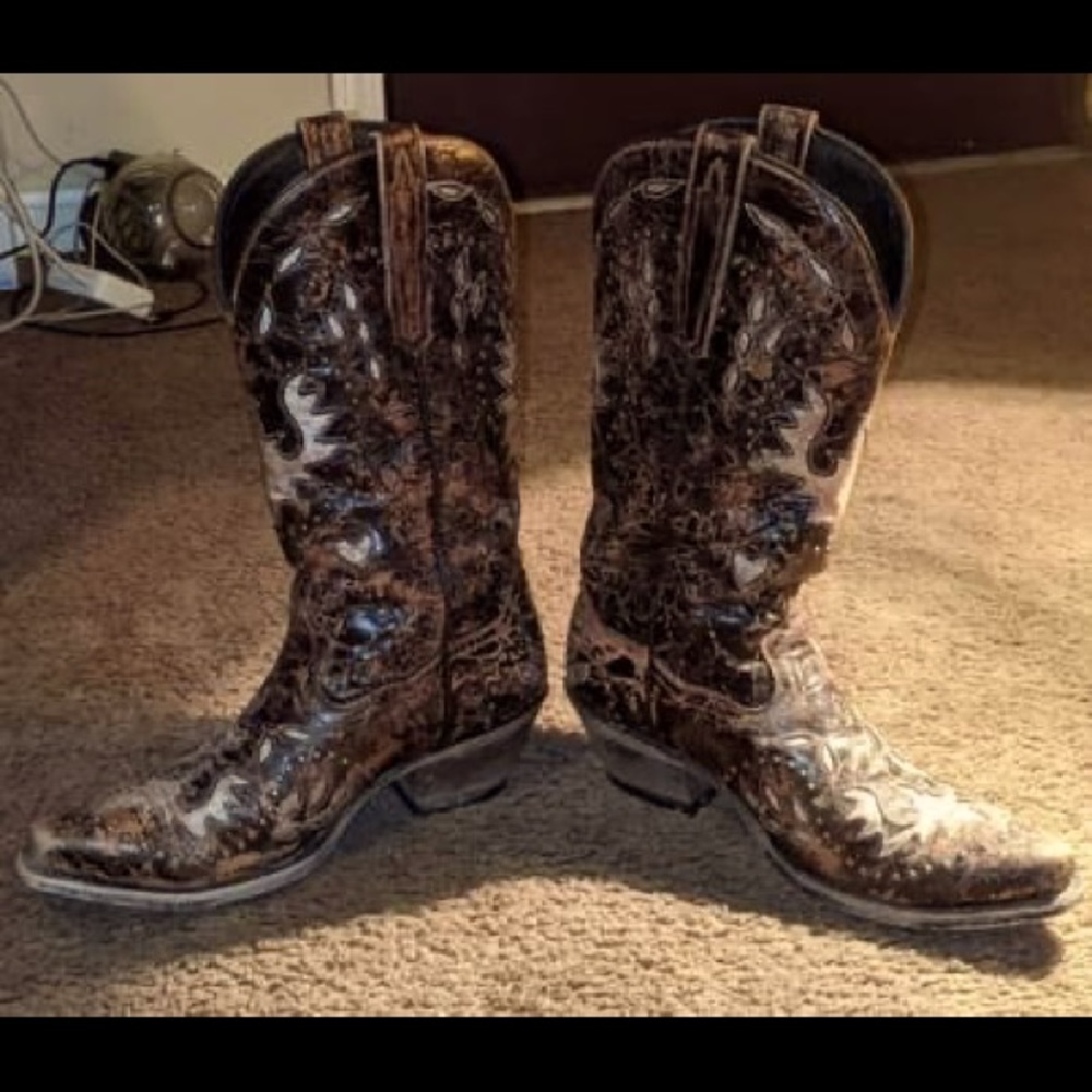 Women’s Dan post
